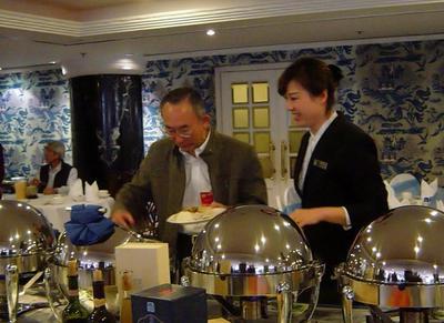 專業(yè)餐飲服務員的使命與素養(yǎng) 以委員服務為例